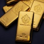 सोना $4,000 से नीचे फिसला, चांदी में भी नरमी; मुनाफावसूली का दबाव