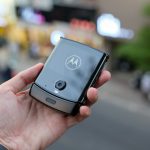 मोटोरोला की नई रणनीति: महंगे बाज़ार में ‘सिग्नेचर’ फ्लैगशिप की एंट्री और जी-सीरीज़ का सफर